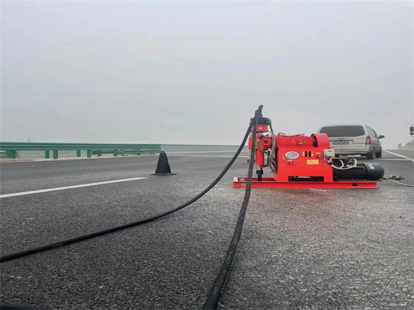 那坡马路路基路面开裂下沉注浆加固灌浆